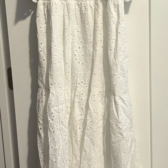 Elegant White Maxi Dress - Picture 2 of 7